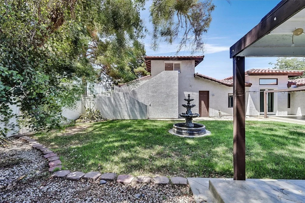 3815 Callahan, Las Vegas, NV 89120