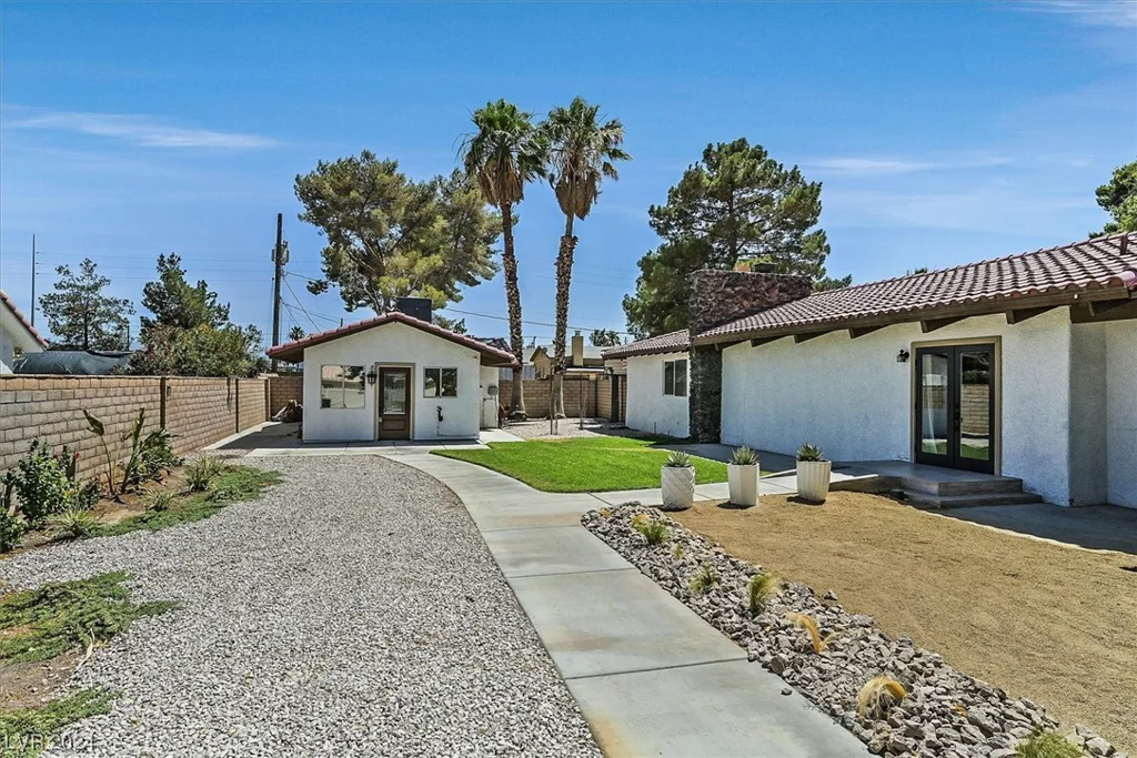 3815 Callahan, Las Vegas, NV 89120