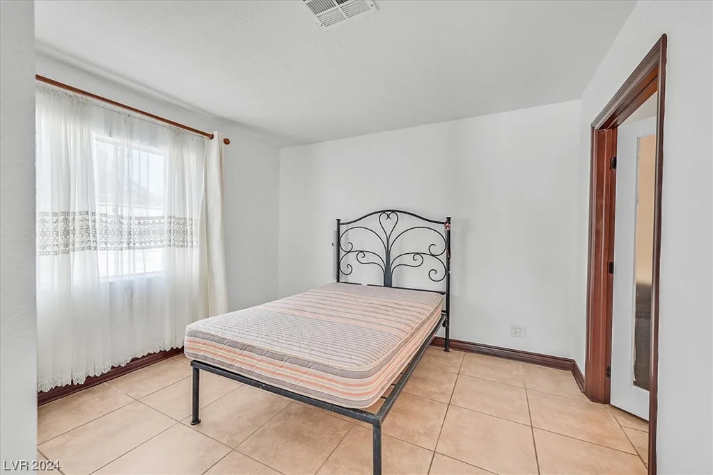 3815 Callahan, Las Vegas, NV 89120