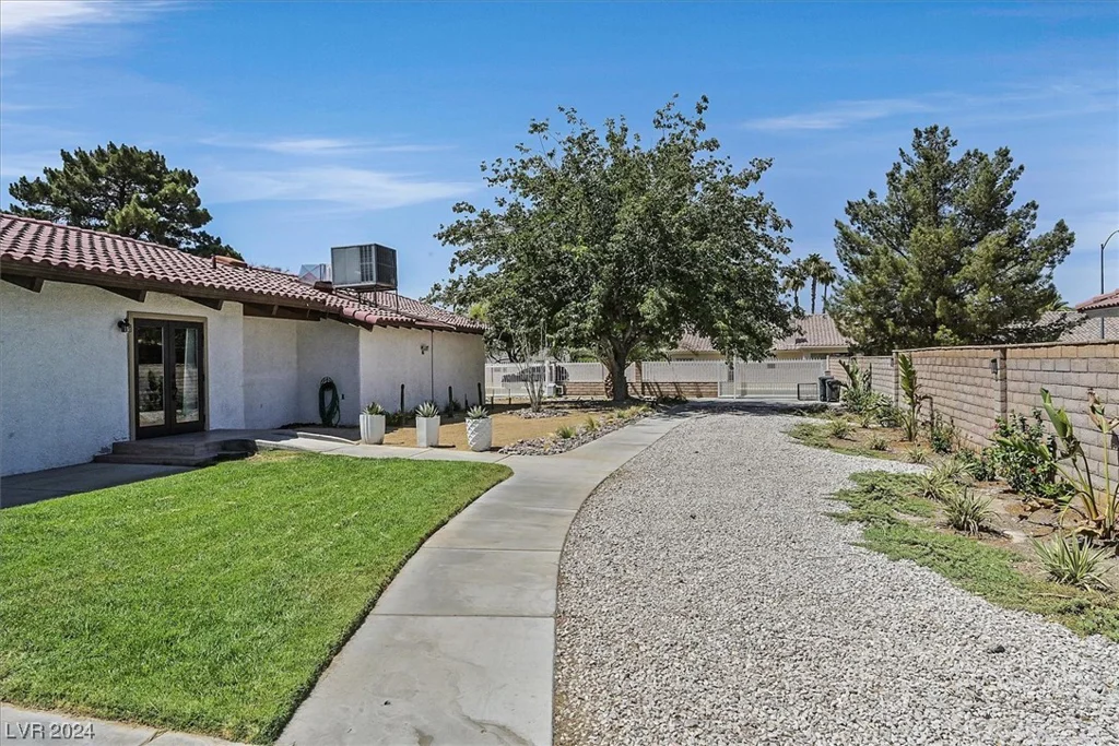 3815 Callahan, Las Vegas, NV 89120