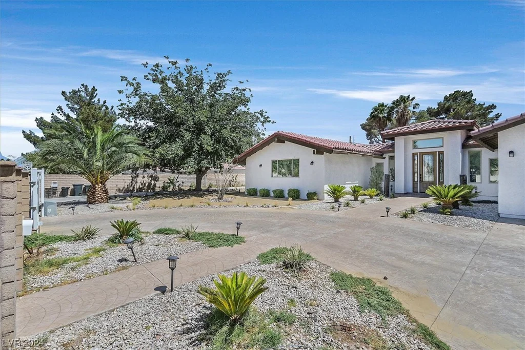 3815 Callahan, Las Vegas, NV 89120