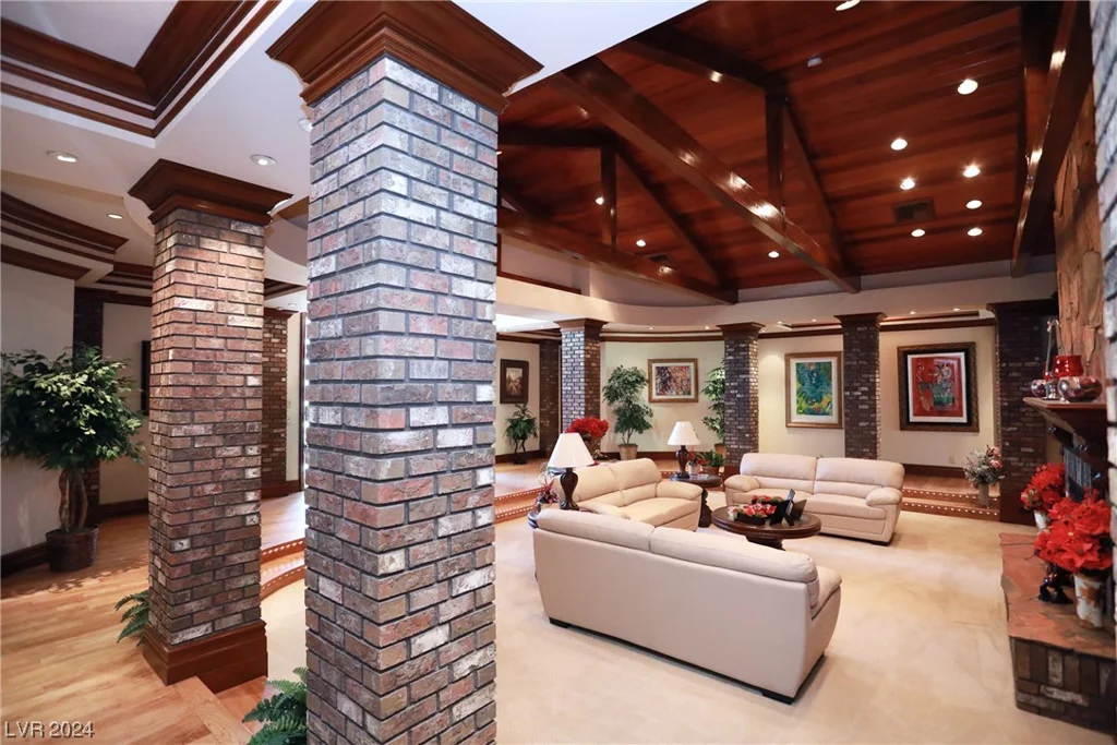 7650 Via Olivero, Las Vegas, NV 89117