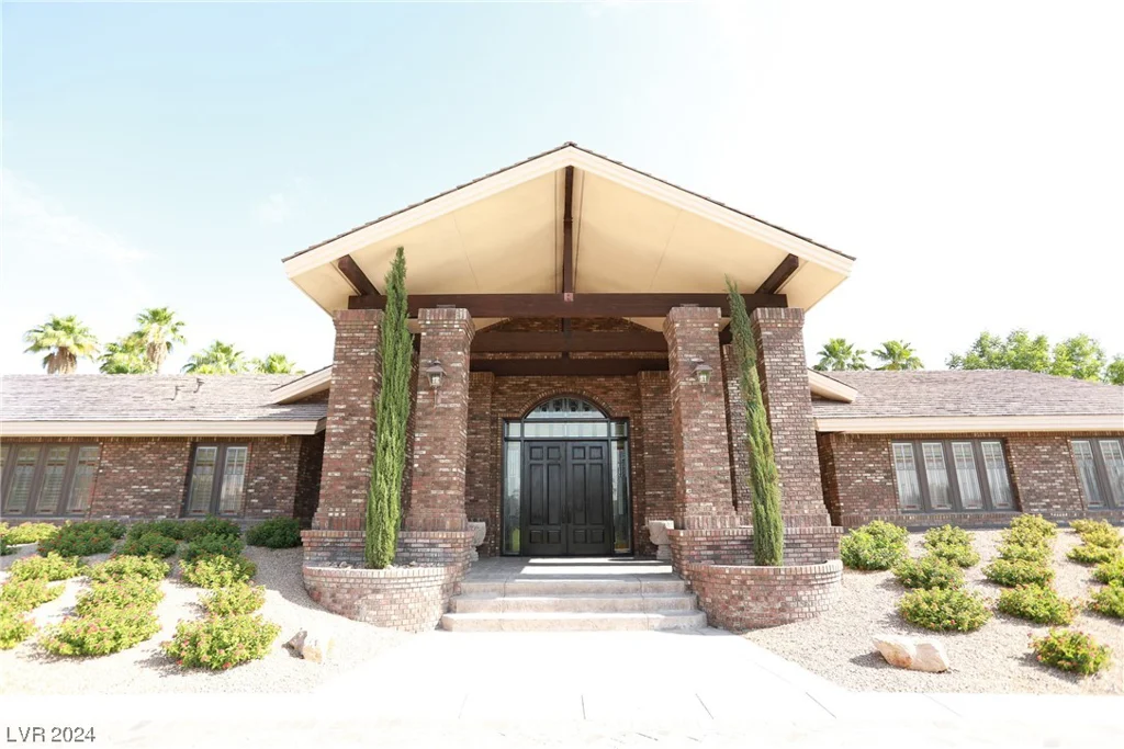 7650 Via Olivero, Las Vegas, NV 89117