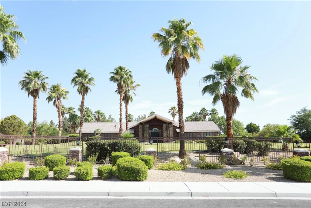 7650 Via Olivero, Las Vegas, NV 89117