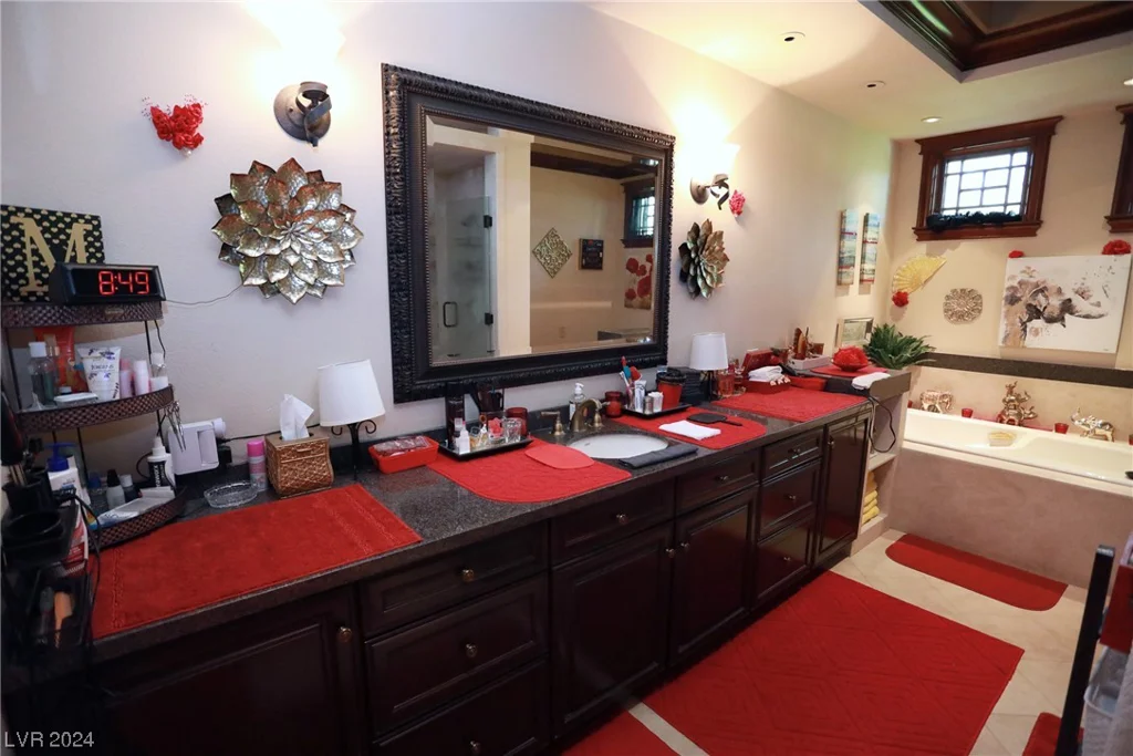 7650 Via Olivero, Las Vegas, NV 89117
