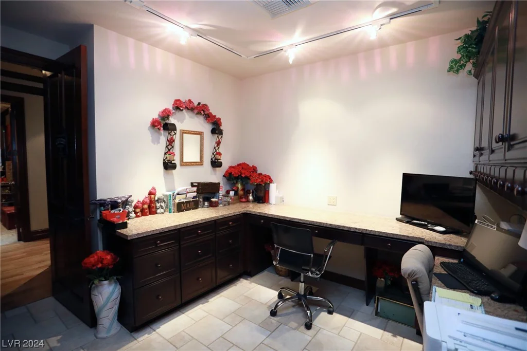 7650 Via Olivero, Las Vegas, NV 89117