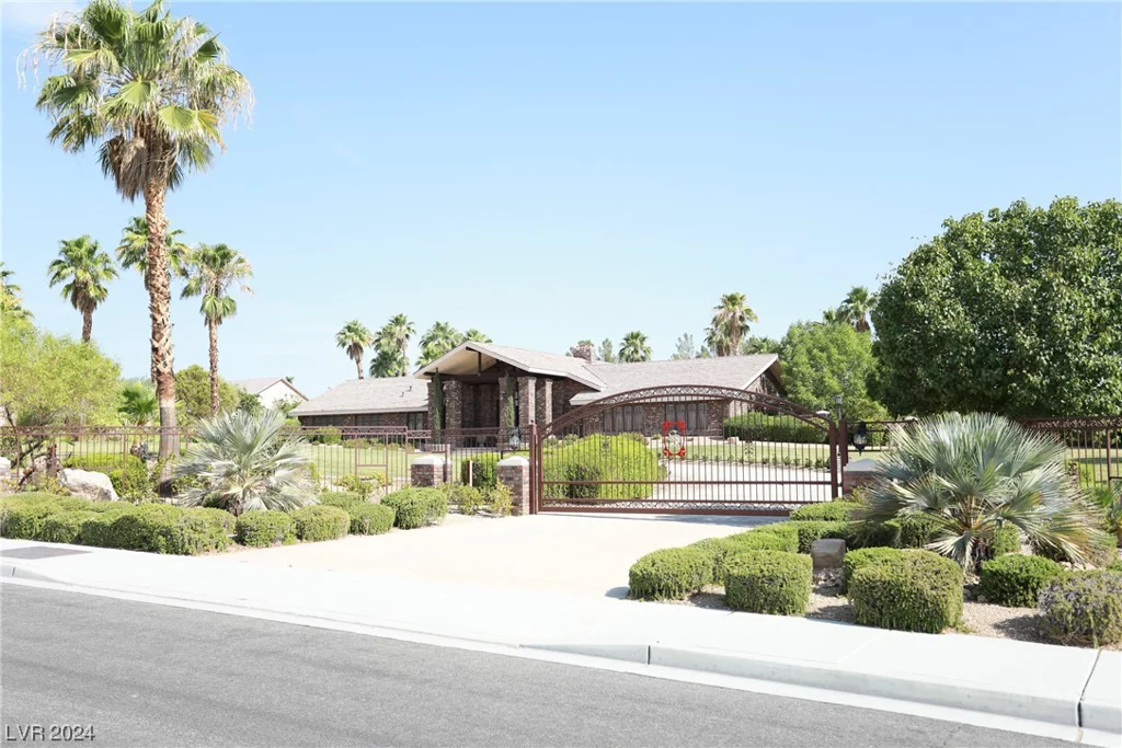 7650 Via Olivero, Las Vegas, NV 89117