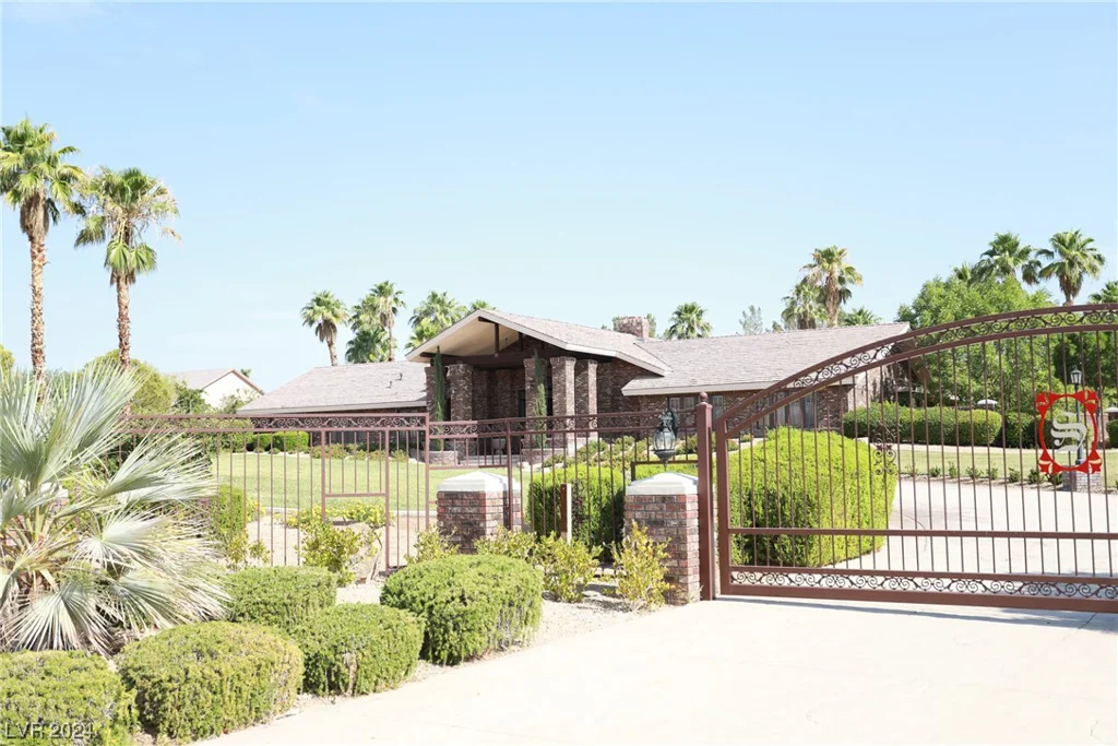 7650 Via Olivero, Las Vegas, NV 89117
