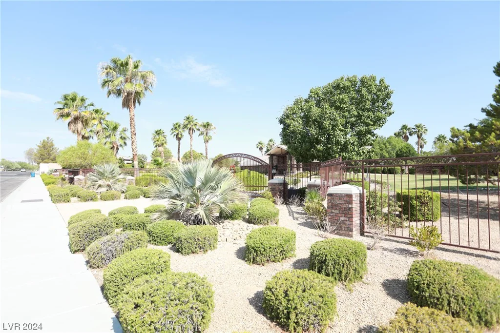7650 Via Olivero, Las Vegas, NV 89117