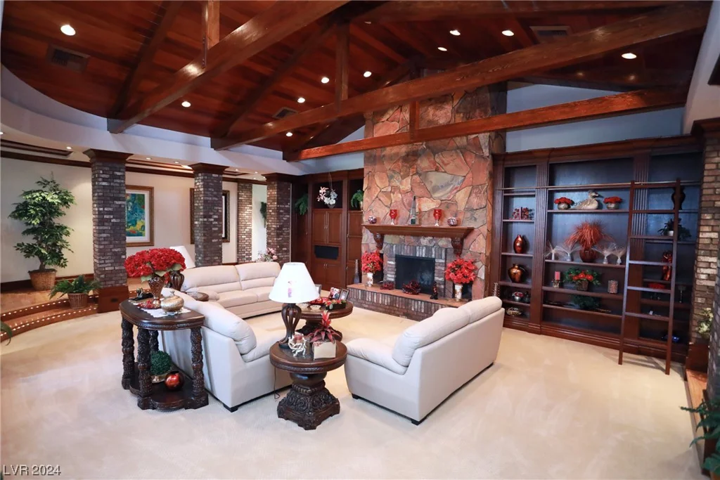 7650 Via Olivero, Las Vegas, NV 89117