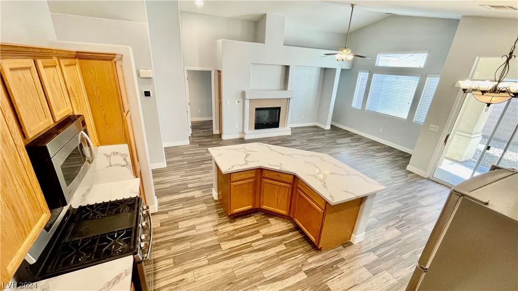 7398 Shelbourne, Las Vegas, NV 89113