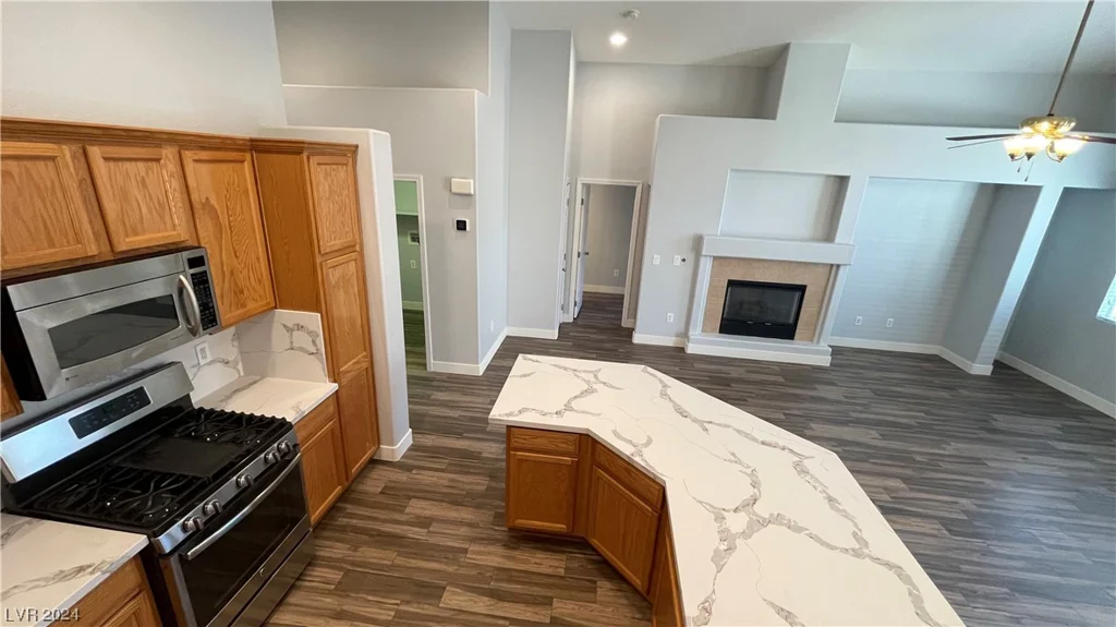 7398 Shelbourne, Las Vegas, NV 89113