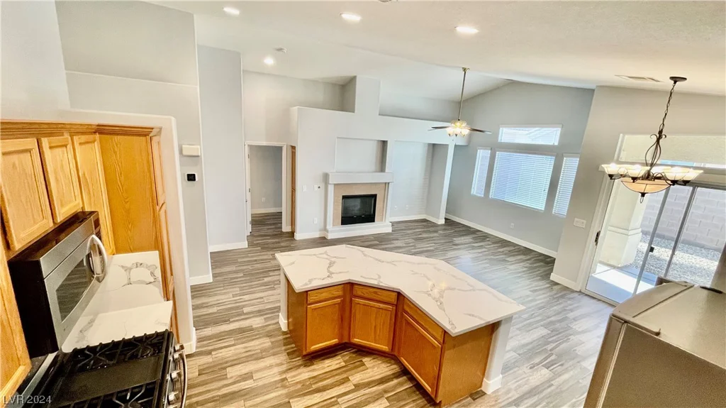 7398 Shelbourne, Las Vegas, NV 89113