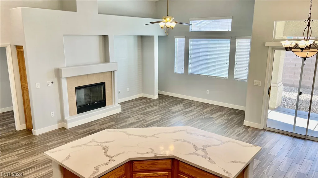 7398 Shelbourne, Las Vegas, NV 89113