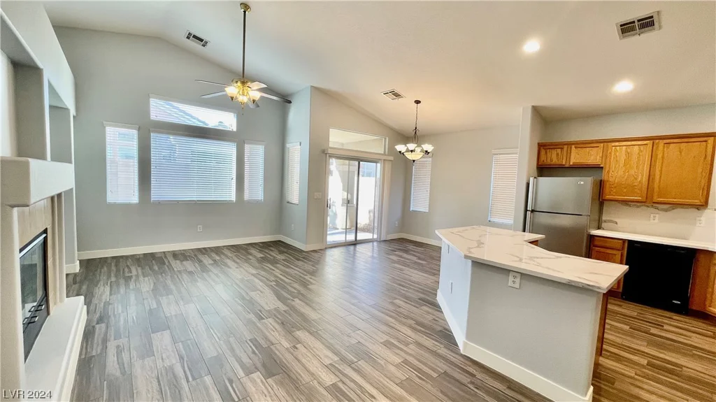 7398 Shelbourne, Las Vegas, NV 89113