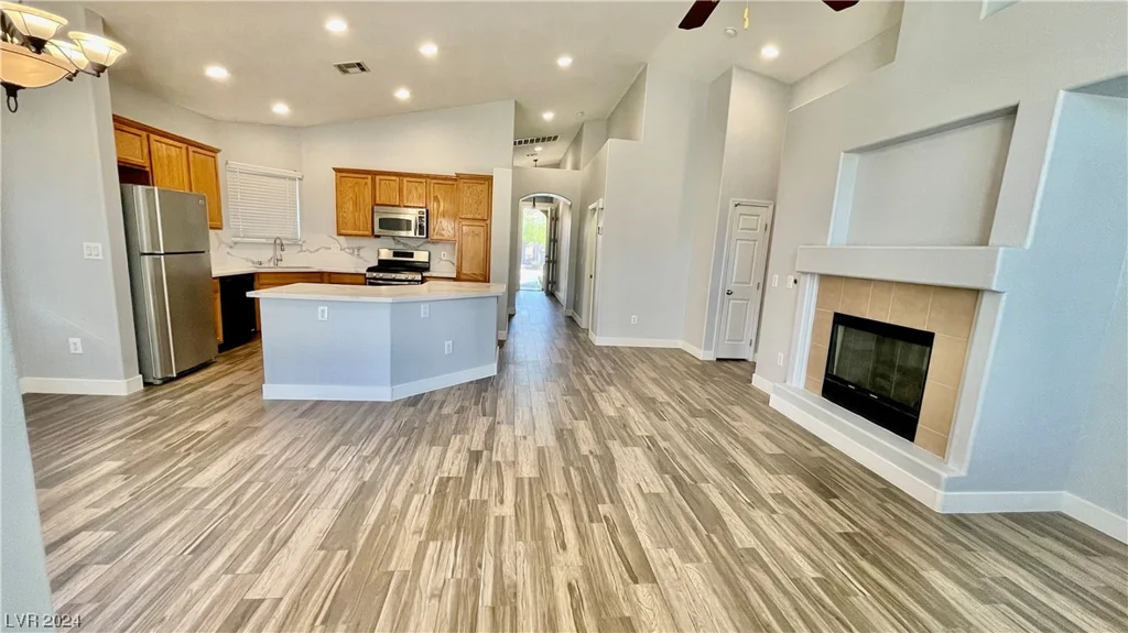 7398 Shelbourne, Las Vegas, NV 89113