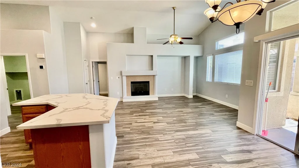 7398 Shelbourne, Las Vegas, NV 89113