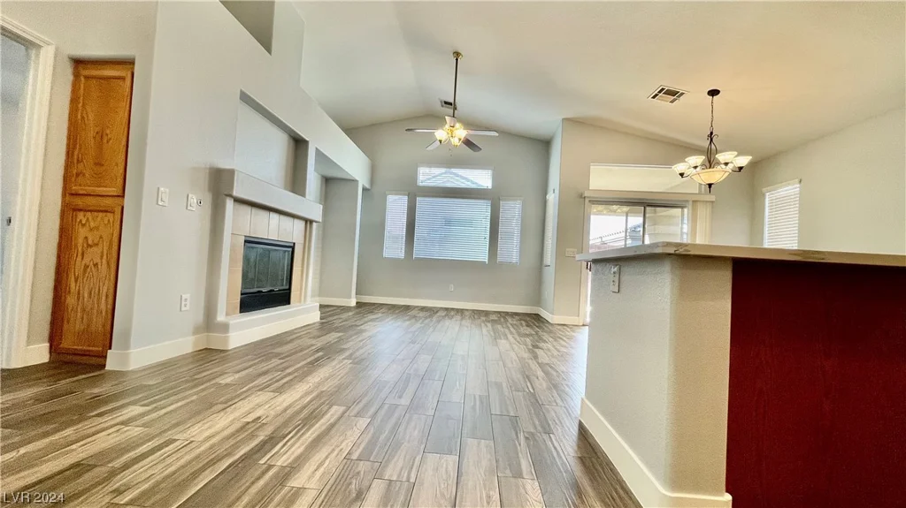 7398 Shelbourne, Las Vegas, NV 89113