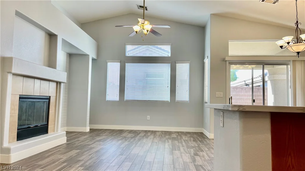 7398 Shelbourne, Las Vegas, NV 89113