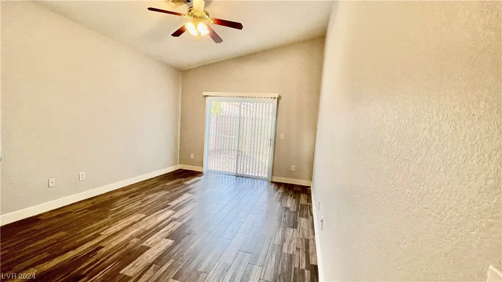 7398 Shelbourne, Las Vegas, NV 89113