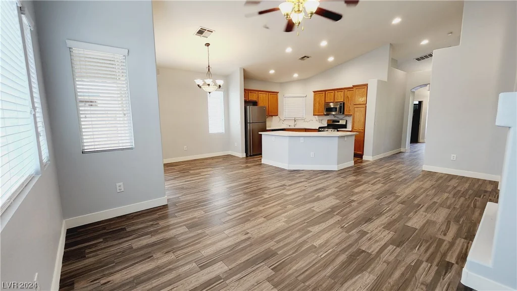 7398 Shelbourne, Las Vegas, NV 89113