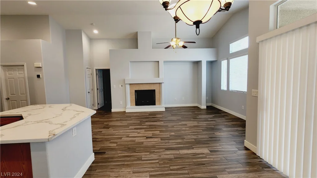 7398 Shelbourne, Las Vegas, NV 89113