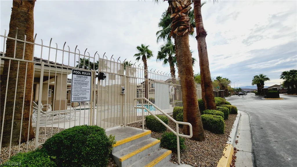 7398 Shelbourne, Las Vegas, NV 89113
