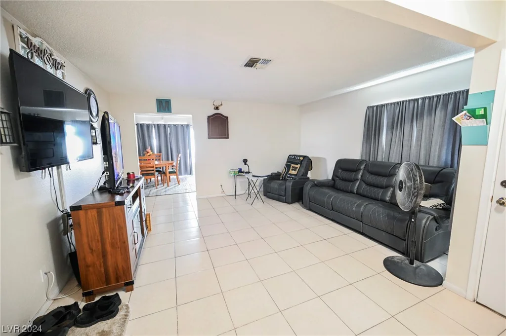 6568 Gazelle, Las Vegas, NV 89108