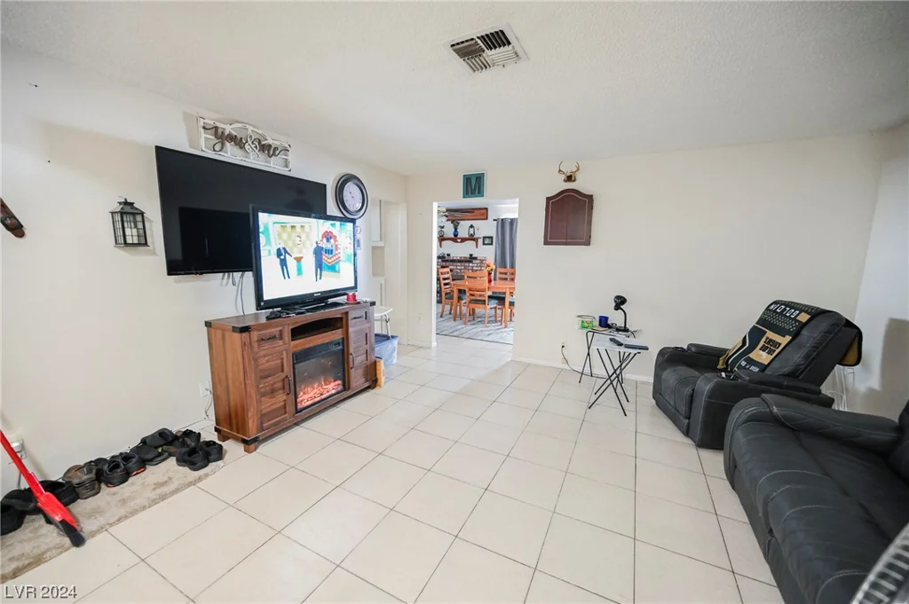 6568 Gazelle, Las Vegas, NV 89108