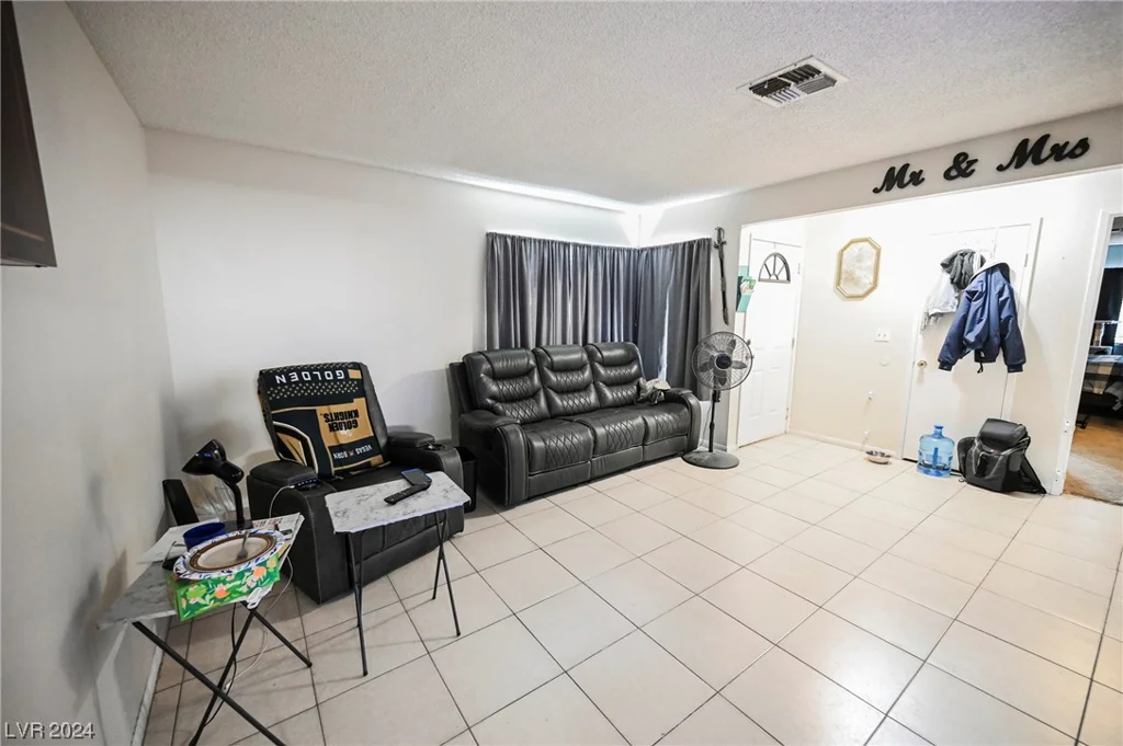 6568 Gazelle, Las Vegas, NV 89108