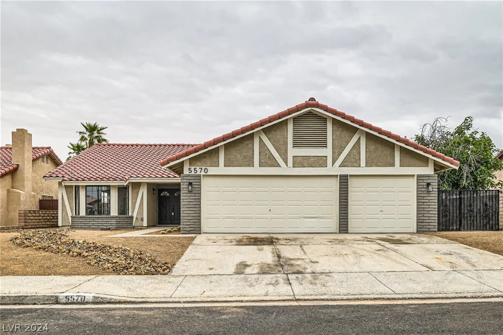 5570 Palm, Las Vegas, NV 89120
