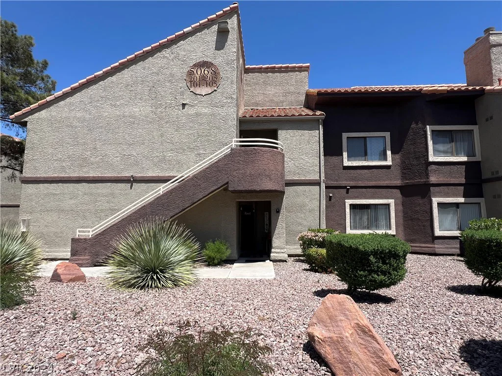 5068 Rainbow, Las Vegas, NV 89118