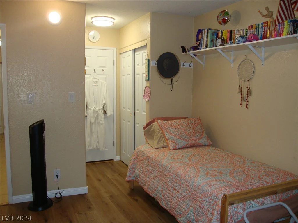 5068 Rainbow, Las Vegas, NV 89118