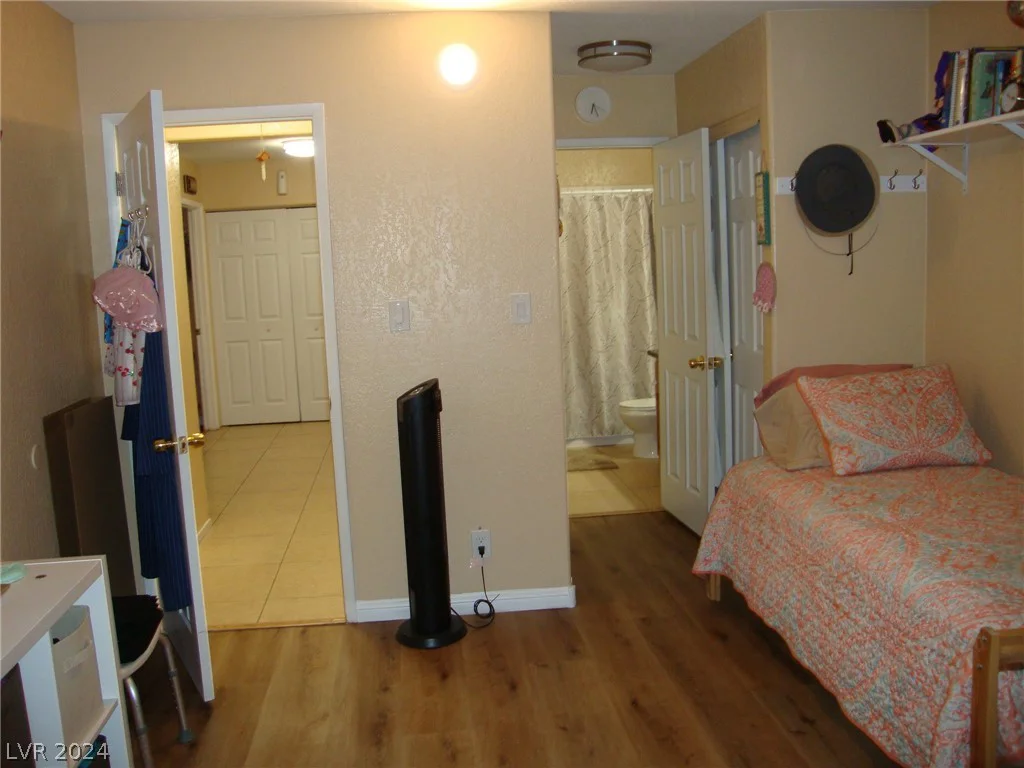 5068 Rainbow, Las Vegas, NV 89118