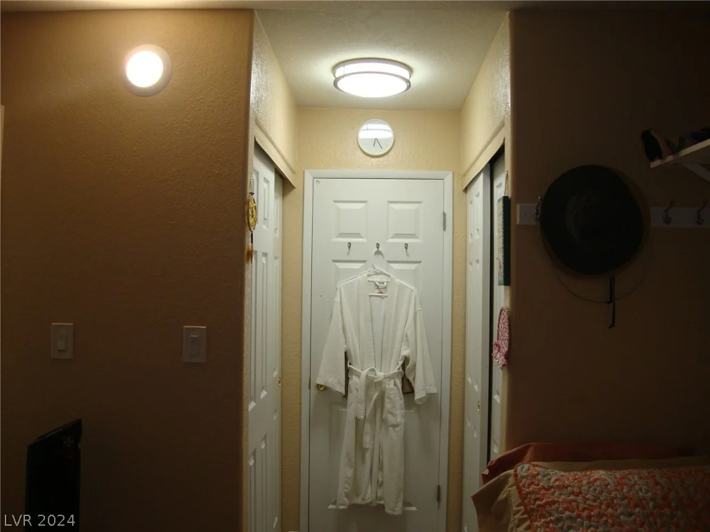 5068 Rainbow, Las Vegas, NV 89118