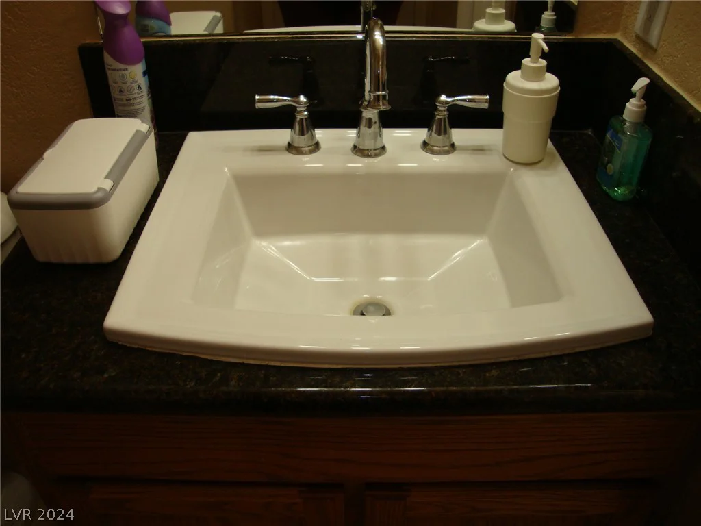 5068 Rainbow, Las Vegas, NV 89118
