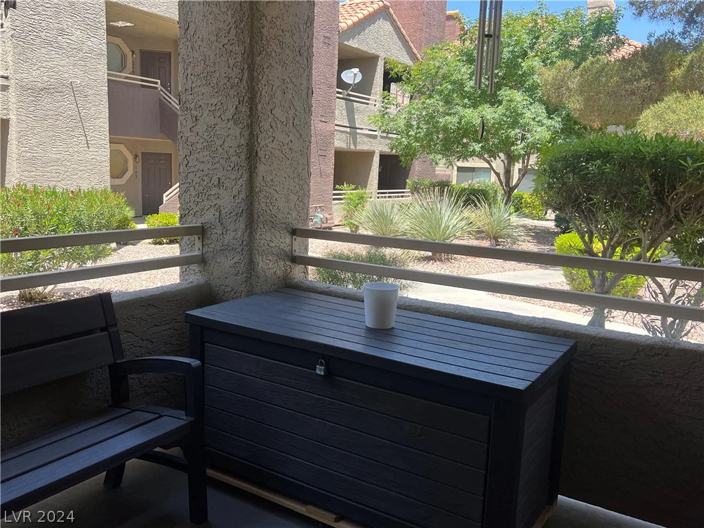 5068 Rainbow, Las Vegas, NV 89118