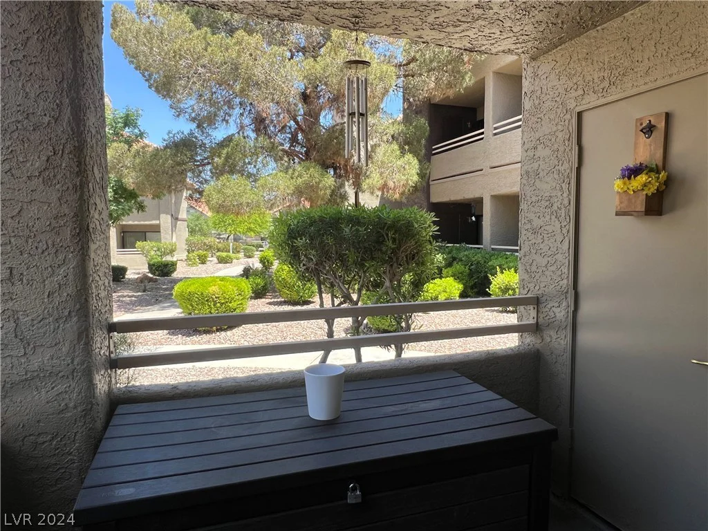 5068 Rainbow, Las Vegas, NV 89118