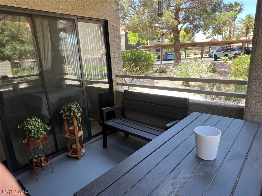 5068 Rainbow, Las Vegas, NV 89118