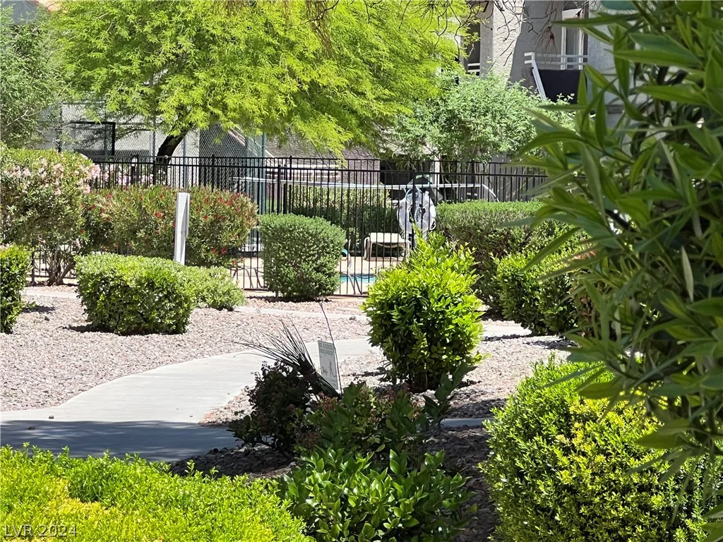 5068 Rainbow, Las Vegas, NV 89118