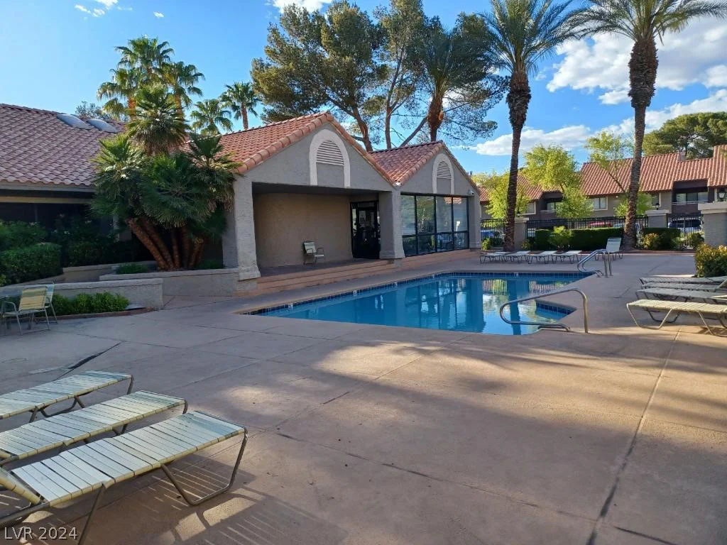 5068 Rainbow, Las Vegas, NV 89118