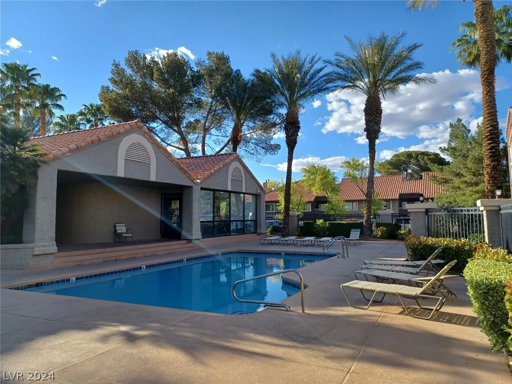 5068 Rainbow, Las Vegas, NV 89118