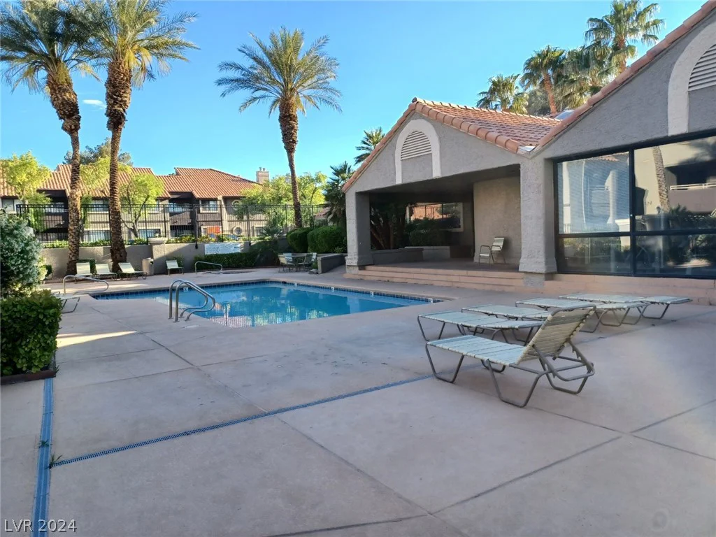 5068 Rainbow, Las Vegas, NV 89118