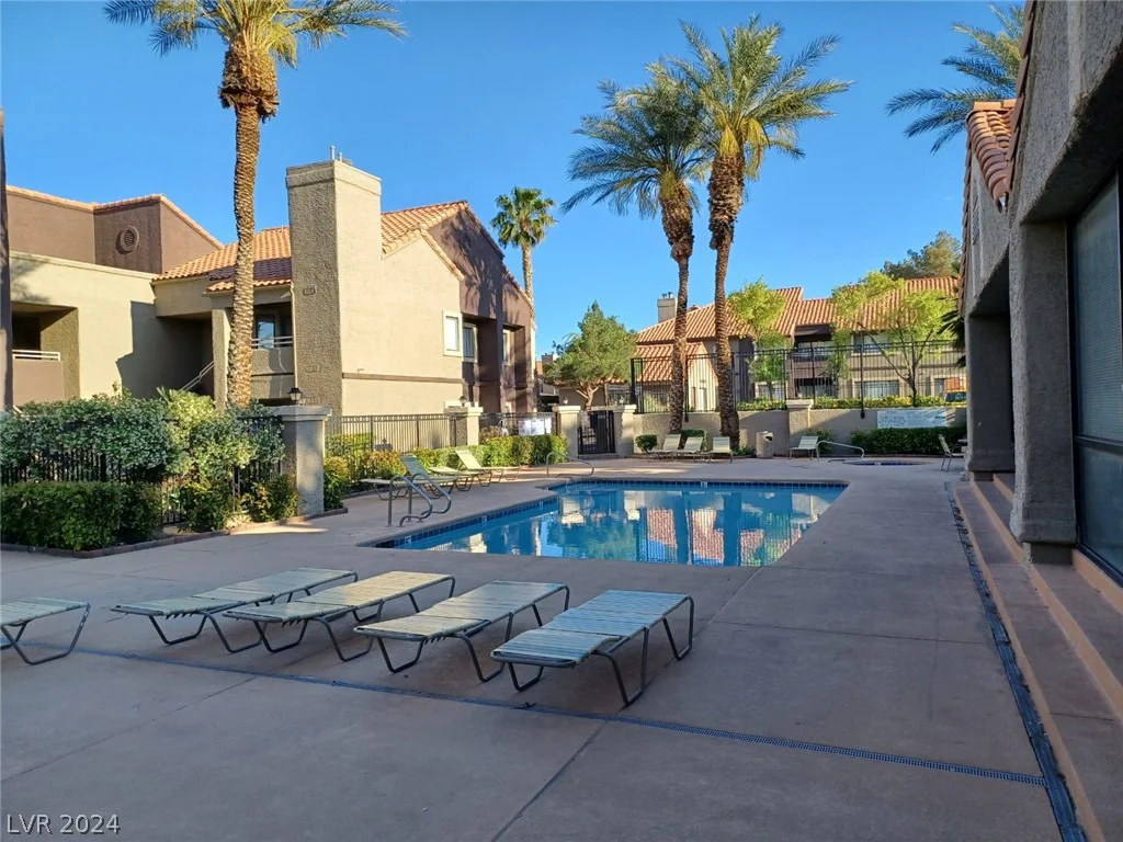 5068 Rainbow, Las Vegas, NV 89118