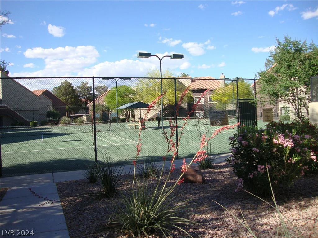 5068 Rainbow, Las Vegas, NV 89118