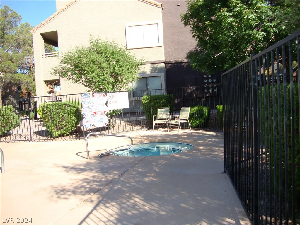 5068 Rainbow, Las Vegas, NV 89118