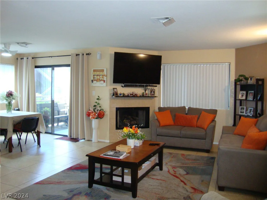 5068 Rainbow, Las Vegas, NV 89118