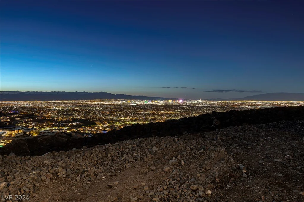 555 Rock Peak, Henderson, NV 89012