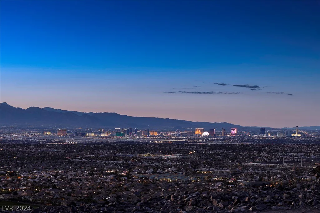 555 Rock Peak, Henderson, NV 89012