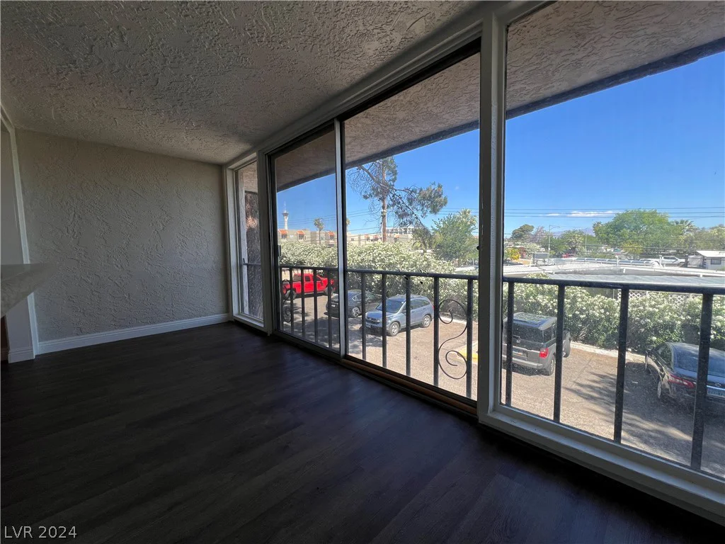 1390 Vegas Valley, Las Vegas, NV 89169